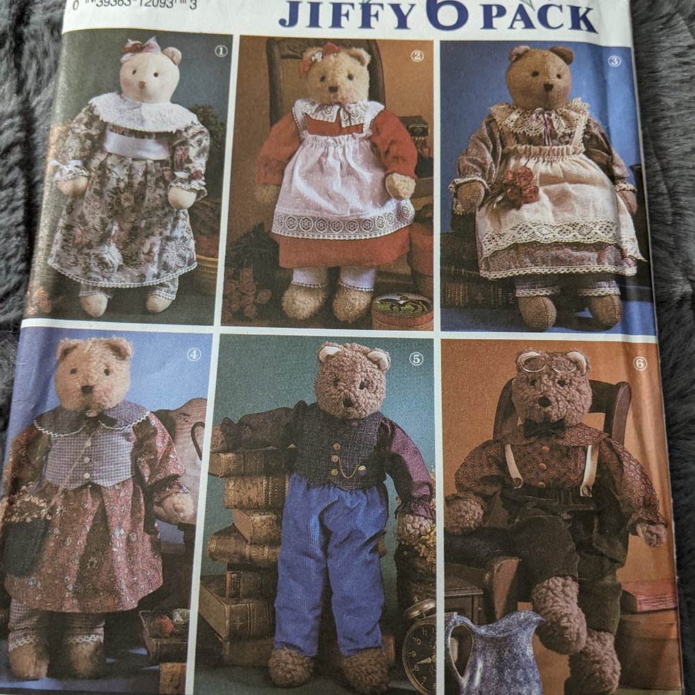 Sewing pattern Simplicity 7649 Stuffed Bear